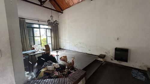 Fisherton: Muniagurria Y Córdoba, Amplisimo Jardín