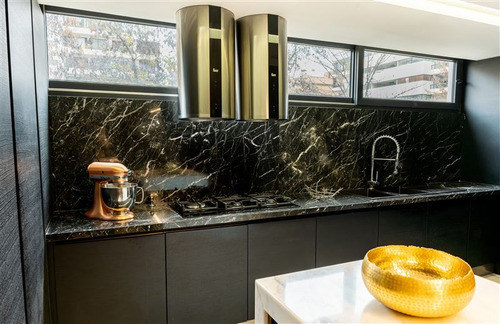 Departamento En Venta De 2 Dorm. En Las Condes