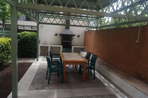 Departamento En Venta De 2 Dorm. En Plaza Ñuñoa