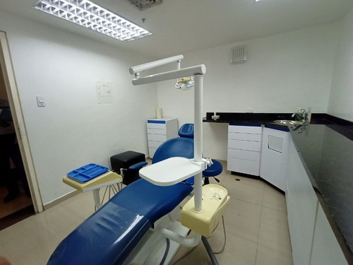 Consultorio Odontológico En El Centro Comercial Trigaleña Plaza. Y.l.