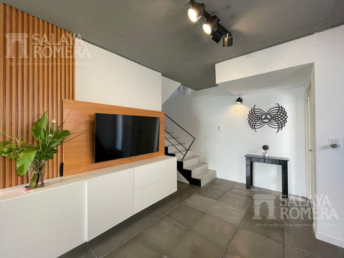 Venta- Duplex En Complejo -olivos 4 Ambientes Con Cochera Cubierta