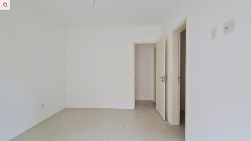 Imagem 8 de 30 de Praia Das Pitangueiras - Calçadão - Guarujá - 3 Dormitórios (1suíte) - Sala Para 3 Ambientes - Varanda Gourmet - 2 Banheiros - Vista Para O Mar - Ap05789 - 69289396