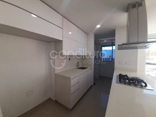 Apartamento En Arriendo Castropol 472-4636