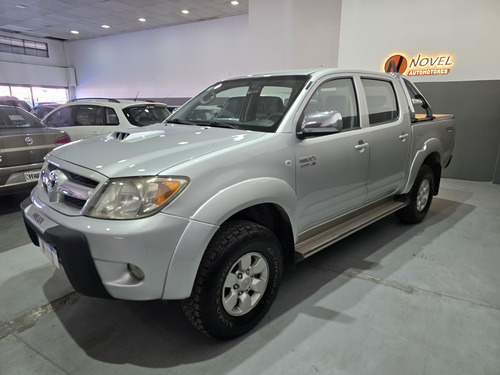 Hilux 3.0 Srv 4x2 2007, Financio