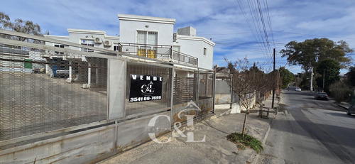 Venta Casa De 2 Dormitorios Con Piscina En Miguel Muñoz