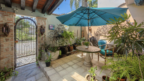 Casa Iguana
