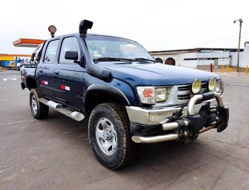 Imagen 2 de 15 de Ocasión Toyota Hilux 4x4 1999