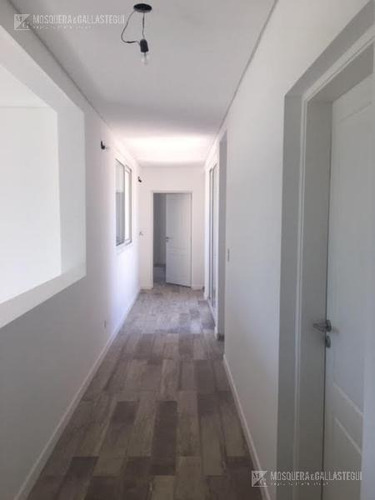 Imagen 8 de 19 de Importante Casa En Santa Barbara