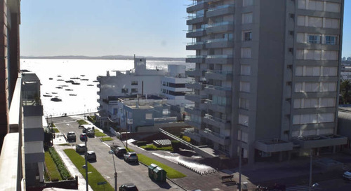 Imagen 1 de 14 de Dueño Vende . Apartamento Con Garage. En La Península.