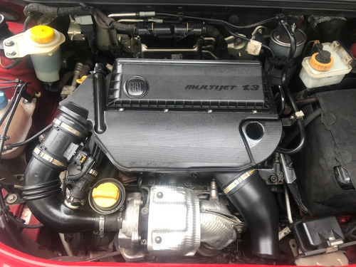 Fiat Strada Trekking 1.3 16v Jtd Año 2016 - Liv Motors