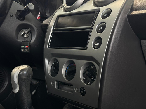 Ford Fiesta 1.6 MPI CLASS HATCH 8V FLEX 4P MANUAL