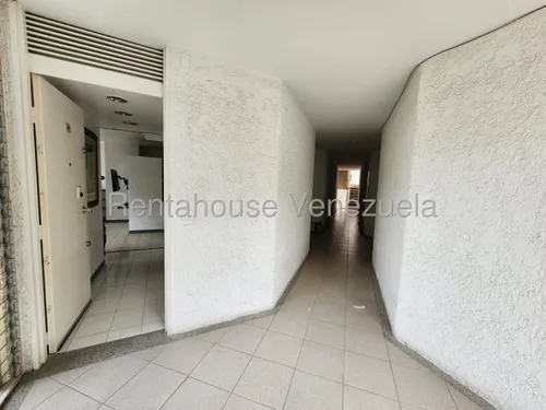 Las Mercedes Mls# 25-18614 Wm