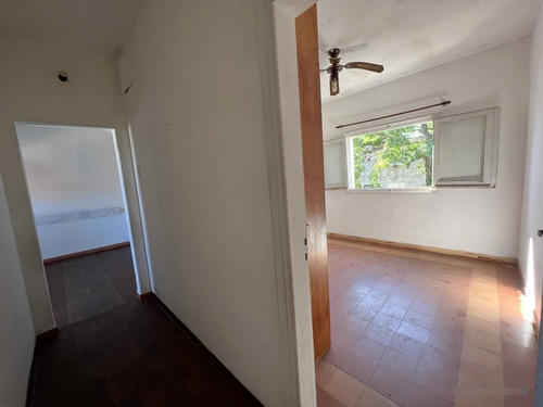 Alquiler De Lindo Apartamento. Peñarol, 3 O 4 Dormitorios, Estufa A Leña, Muy Luminoso Y De Buen Tamaño!
