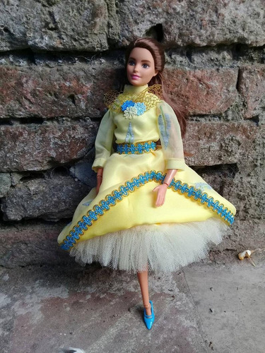 Imagen 6 de 6 de Vestido Para Muñeca Barbie Y Similar ,ropa Marca Propia .