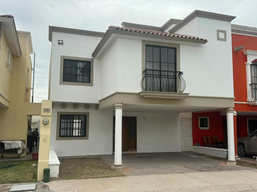 Casa En Venta En Cerrada Las Palmas Ii