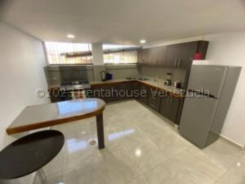 #23-22290 Magnifica Clínica Especializada En Cirugía Estética En Santa Monica