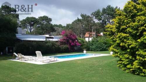 Casa De 3 Dormitorios Y Piscina En Alquiler Anual, Rincón Del Indio