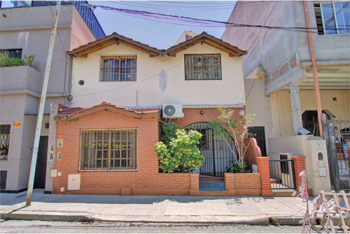 Venta Casa 5 Amb C/patio, Terraza Y Parrilla