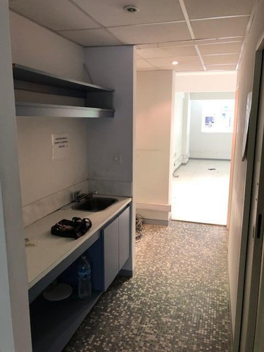 Imagen 21 de 30 de Excelente Oficina De 140m , 2 Despachos Y Planta Libre, 2 Baños, Equipos De A.a. E Iluminación.