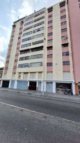 Venta De Apartamento En Av Fuerzas Armadas 