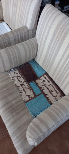 Sillón De Un Cuerpo Para Reacondicionar (son Dos Unidades) Crema Rayado (Usado)
