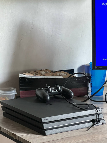 Playstation 4 Pro 2 Tb De Almacenamiento Negro (Usado)