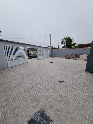 Imagem 3 de 19 de Casa Sobreposta A 500m Da Praia No Jd. Suarão Em Itanhaém - Ca0291