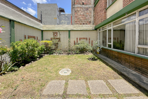 Casa En Venta En La Castellana. Cod V6971