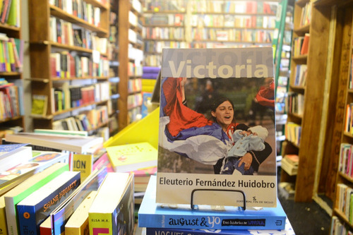 Victoria. Eleuterio Fernández Huidobro. (Usado)