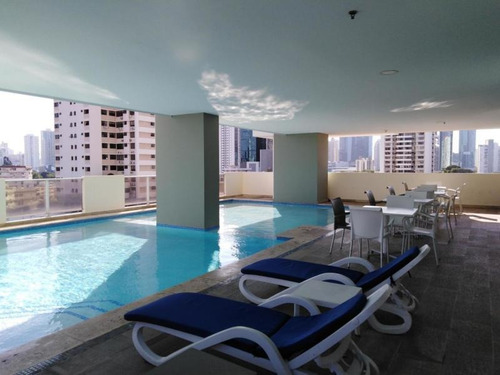 Venta De Apartamento Céntrico En Ph Miyaki, 20-5170
