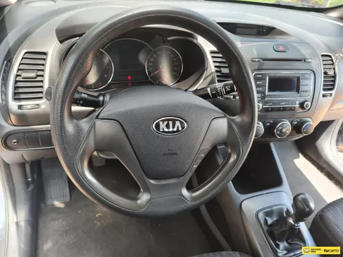 Kia Cerato Pro 1.6cc Mt Aa 4x2