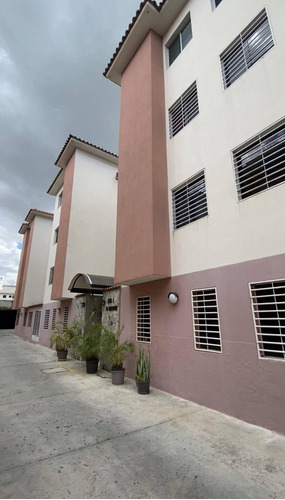  Annic Coronado Remax Vende Apartamento En La Granja Naguanagua Piso 3 Agua Las 24hrs Ref. 195983