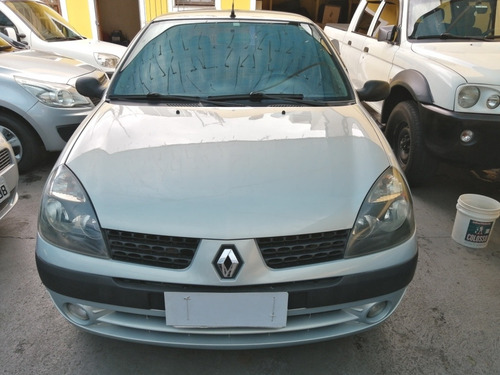 Renault Clio Sedan 1.6 Privilege 2003