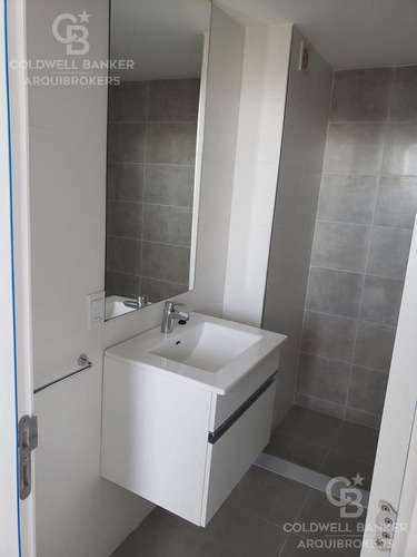 Apartamento De 2 Dormitorios En Venta En Centro