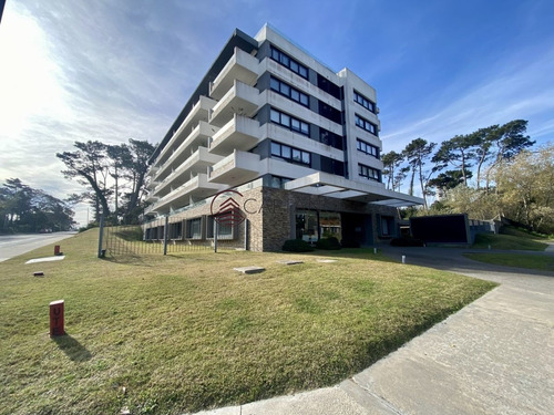 Imagen 19 de 30 de Venta Apartamento 2 Dormitorios Playa Mansa Punta Del Este - Punta Del Este Mansa
