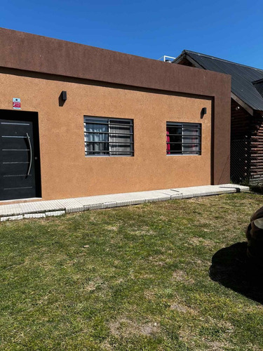 Casa 4 Ambientes En Venta
