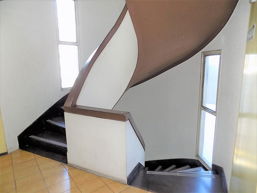 Imagen 26 de 30 de Venta Oficina 2 Amb San Nicolas Centro Luminosa Baño Completo