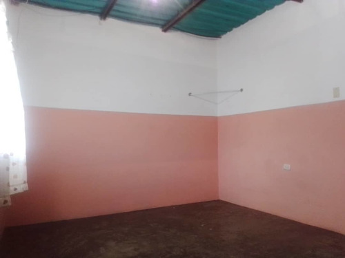 Imagen 2 de 6 de Anexo En Urb. La Coromoto 04243178724