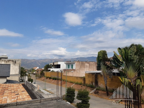 Casa En Venta Obra Gris Lomas Del Country Casa En Construccion Atc-623