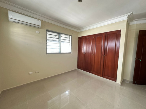 Vendo Apartamento En Los Prados De 2 Niveles Tipo Penthouse