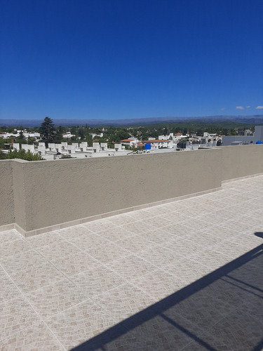 Imagen 20 de 23 de Carlos Paz Alquiler Temporario Departamento A Estrenar De 3 Dormitorios Hasta 6 Pax Con Cochera - Excelente Ubicación - Quincho/parrilas/pileta - Hermosas Vistas A Las Sierras