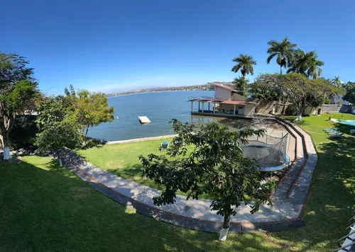 Casa En Venta En Teques Frente Al Lago
