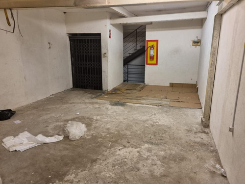 Imagen 13 de 17 de Local -local - Arenal Grande Y Domingo Aramburú , 5 Mts De Frente , 340 M2 !!