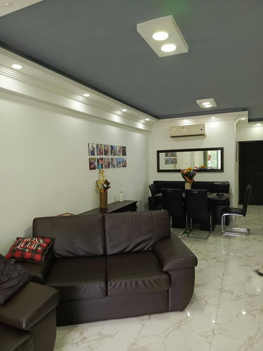 Apartamento Ubicado En El Parral Royal Palace. Valencia. Solo Clientes. Bc