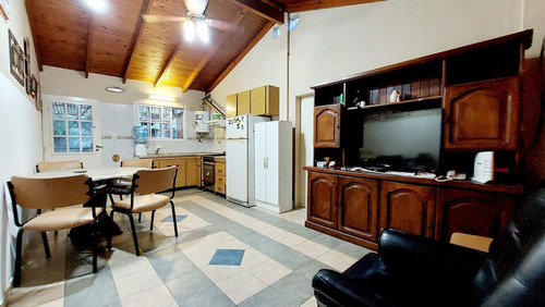Imagen 3 de 18 de Venta Casa 4 Ambientes Con Cochera Y Patio!!
