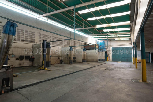 Galpón En Venta, Chacao #23-26205