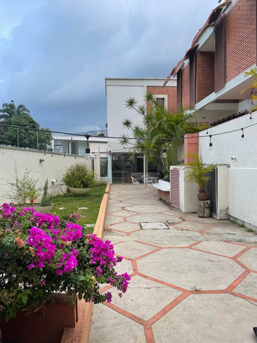 Imagen 23 de 30 de Se Vende Casa 750m2 7h+2s/8b+2s/2p Prados Del Este 0005