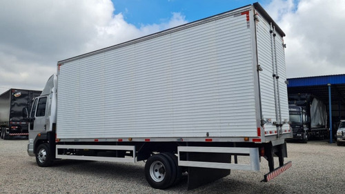 Imagem 3 de 14 de Ford Cargo 816 S 4x2 Rodado Duplo Ano 2018 Bau 6,20 Mts