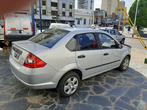 Ford Fiesta Max Ambiente Plus Mp3 2008 Unica Mano Pocos Kms