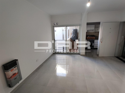 Imagen 2 de 10 de Departamento De 2 Ambientes - Simbrón 3700